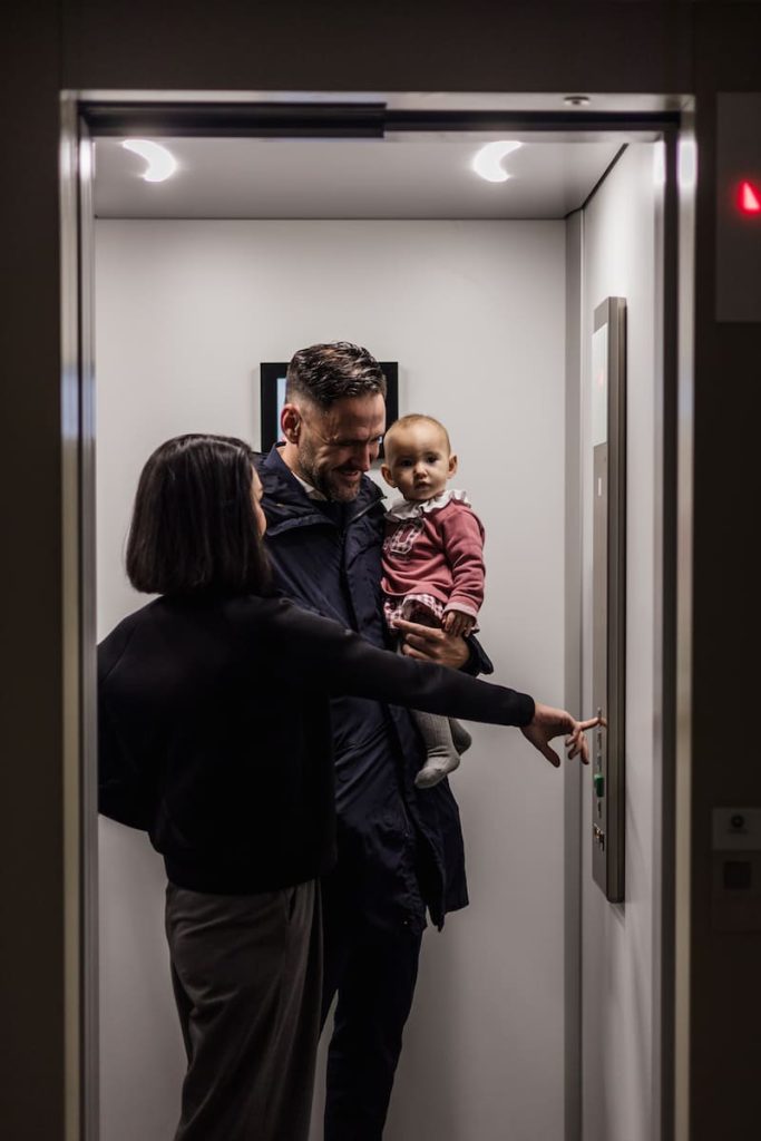 reparación y modernización de ascensores con Eleva Balear. Tu socio de confianza.