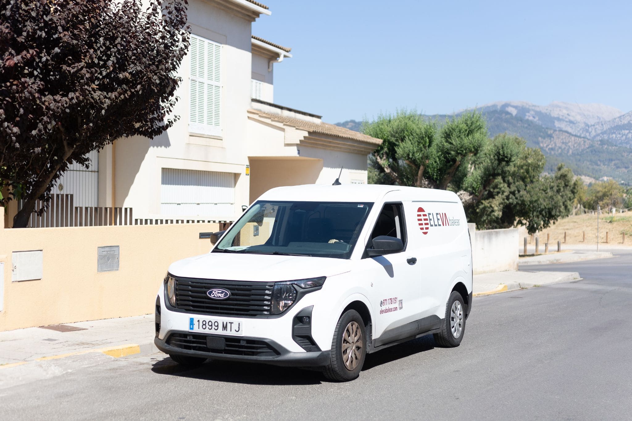 Descubre las razones por las que ELEVA Balear es la elección preferida en los servicios de movilidad vertical en Baleares. Comprometidos con tu satisfacción y seguridad.