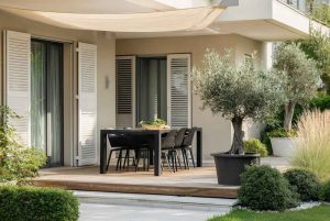 Find out if ground-floor apartments require an elevator according to the Horizontal Property Law and current case law. We'll tell you about exceptions, obligations, and solutions for communities.