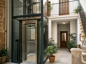 Instalación ascensor comunidad de vecinos Mallorca en Eleva Balear
